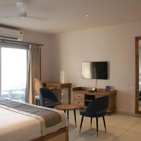Ariena By Spree Hotels Goa Морджим Екстериор снимка