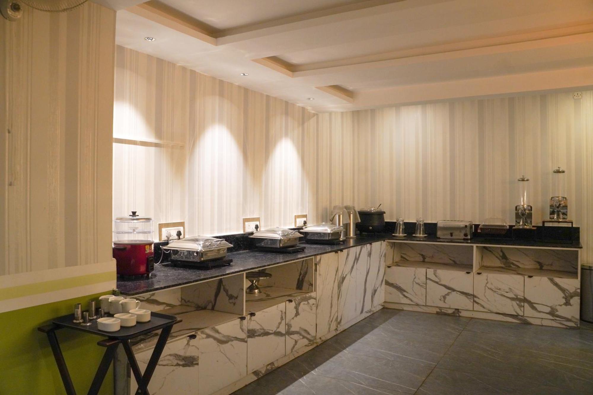 Ariena By Spree Hotels Goa Морджим Екстериор снимка