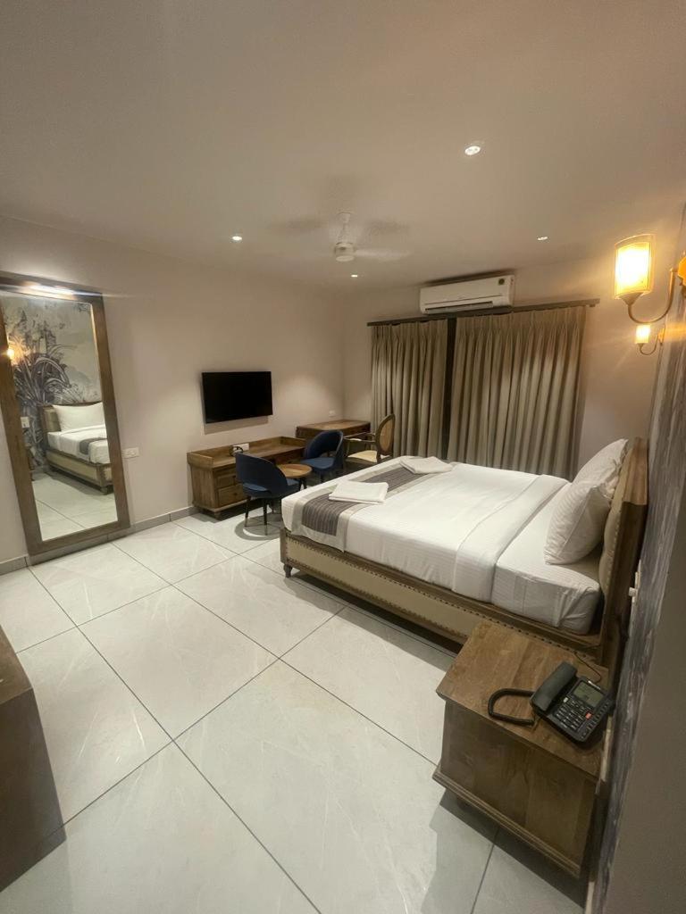 Ariena By Spree Hotels Goa Морджим Екстериор снимка